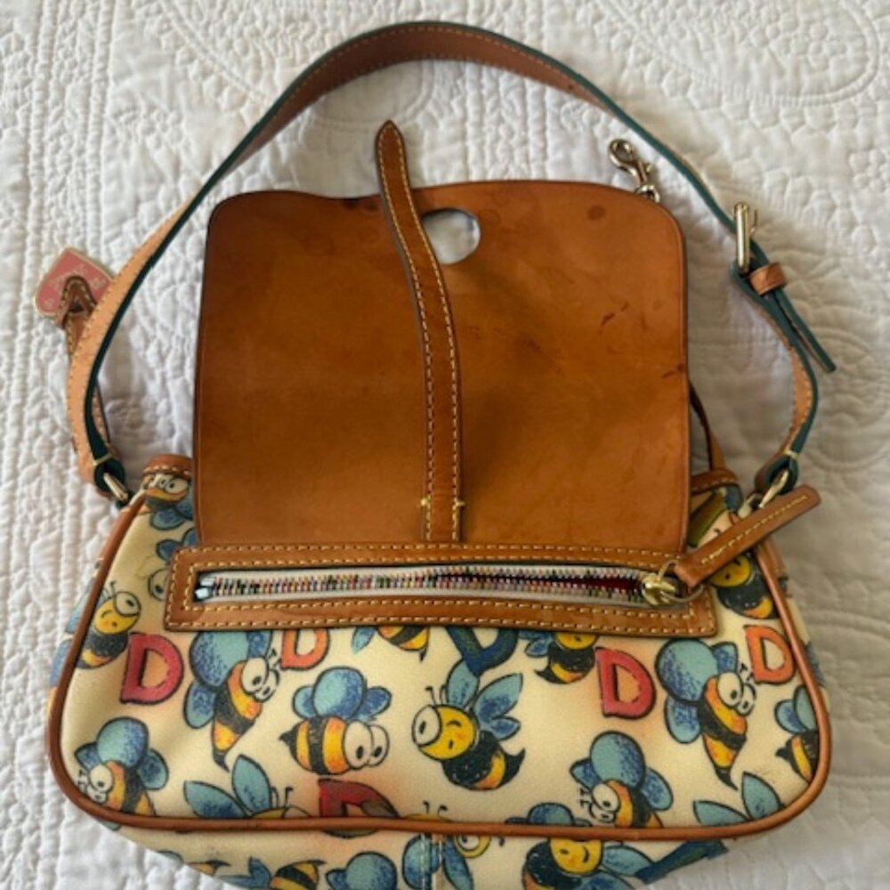 Dooney & Bourke Bumble Bee Handbag Bag Cartoon Art Rare - Picture 5 of 6